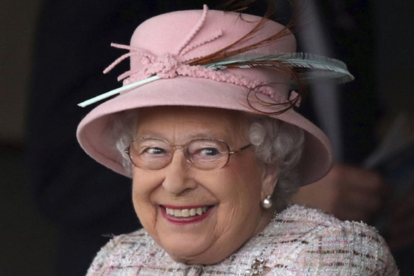 Queen Elizabeth To Get £76.1 Million Pay Hike